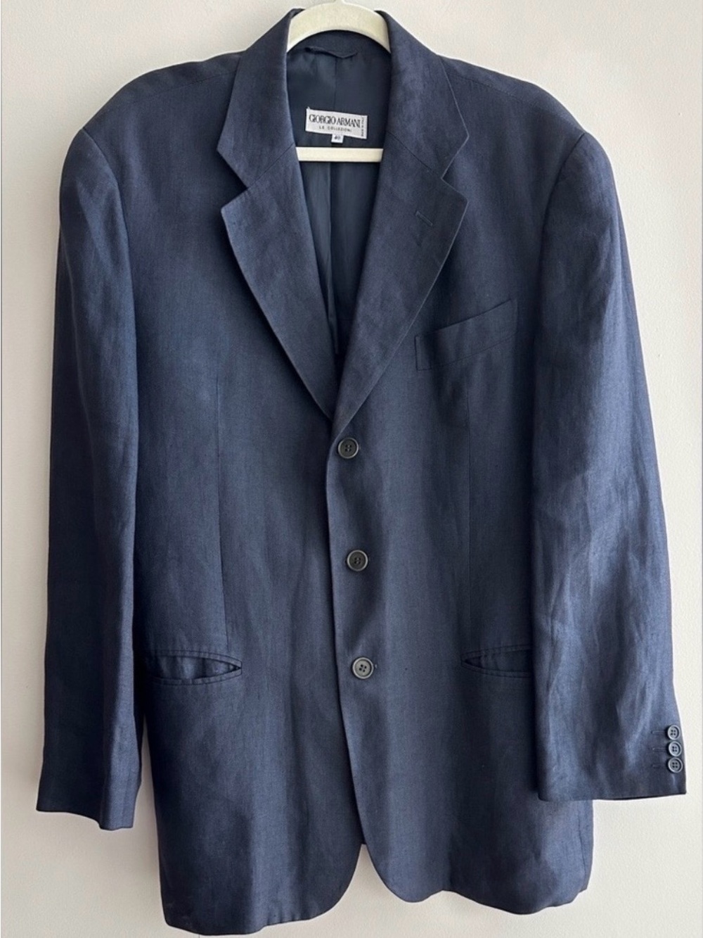 Giorgio Armani Le Collezioni
Navy Blue Linen Blazer, Size 40